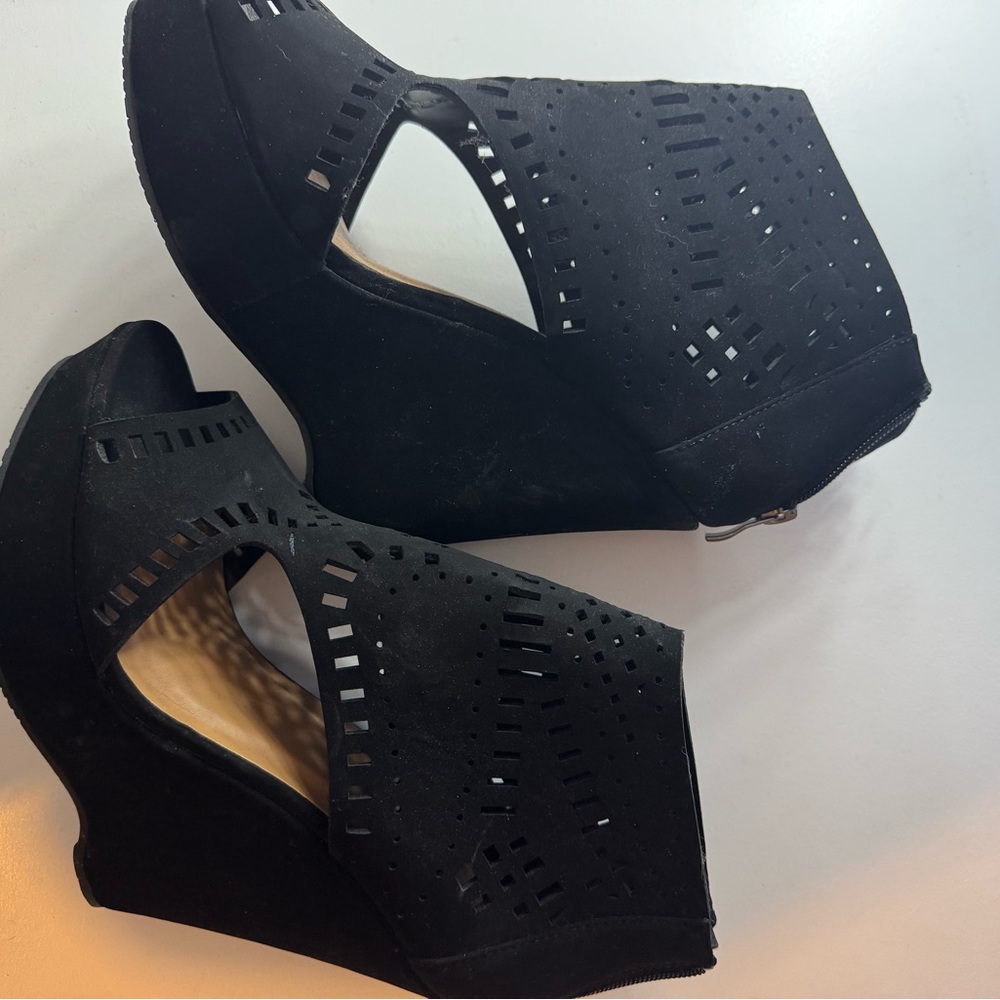 Elegant Black Wedge Sandals